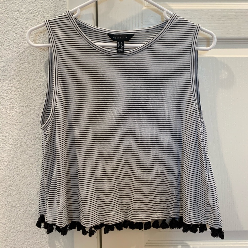 BW stripe crop